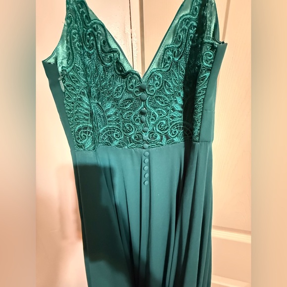 Fashion Nova Emerald Evening Maxi Gown Fashion Nova Emerald Evening Maxi Gown